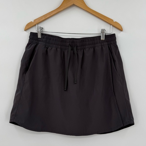 Patagonia Fleetwith Skort in Ink Black | Large - Picture 2 of 9